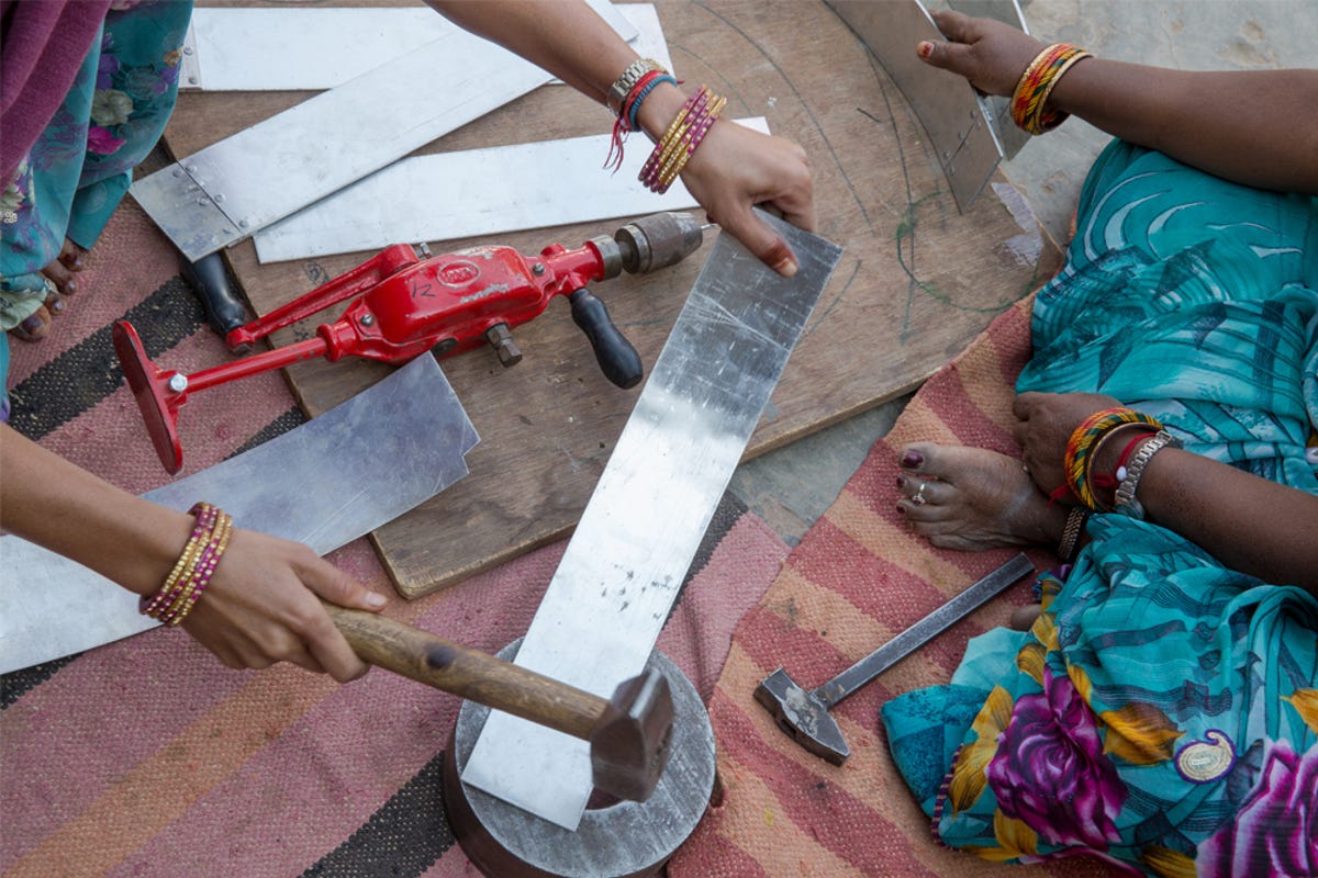 Slideshow-Barefoot-College-Grandmothers-switch-the-lights-on-03.jpg