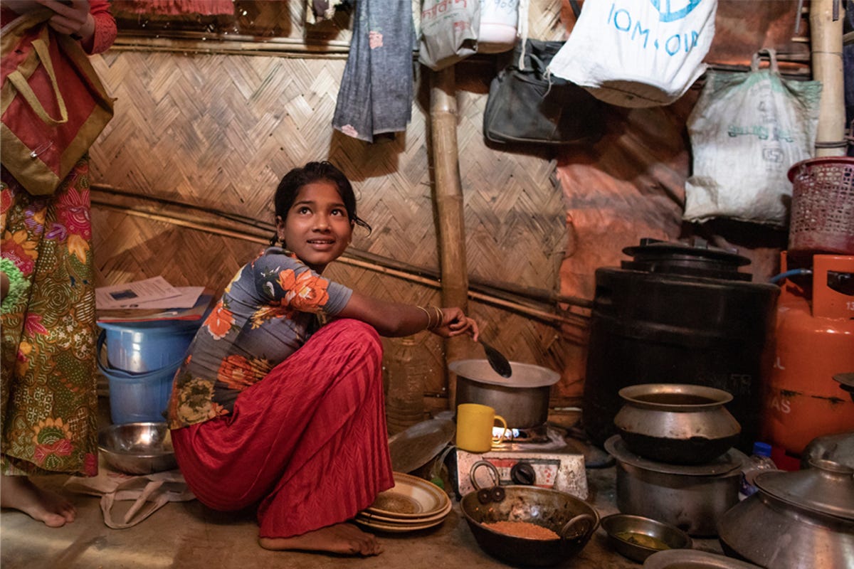 Slideshow-BRAC-Bangladesh-Cox-Health-for-refugees-01.jpg