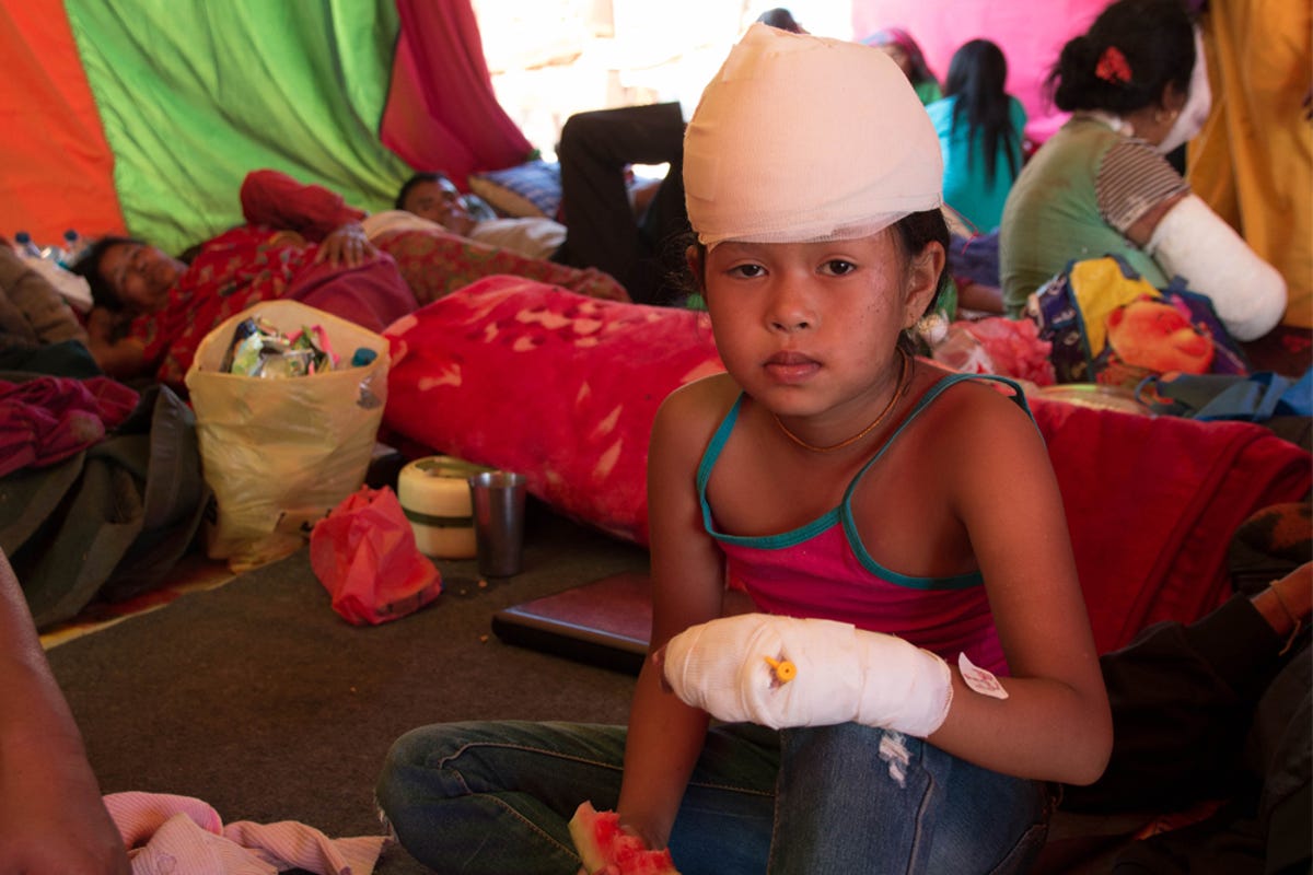 Slideshow-IFRC-Nepal-Earth-trembled-04.jpg
