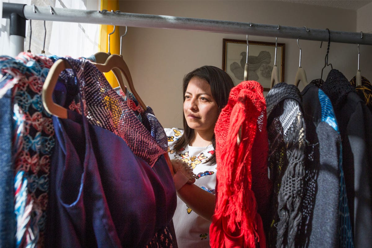 Slideshow-CREA-Women-micro-entrepreneur-02.jpg