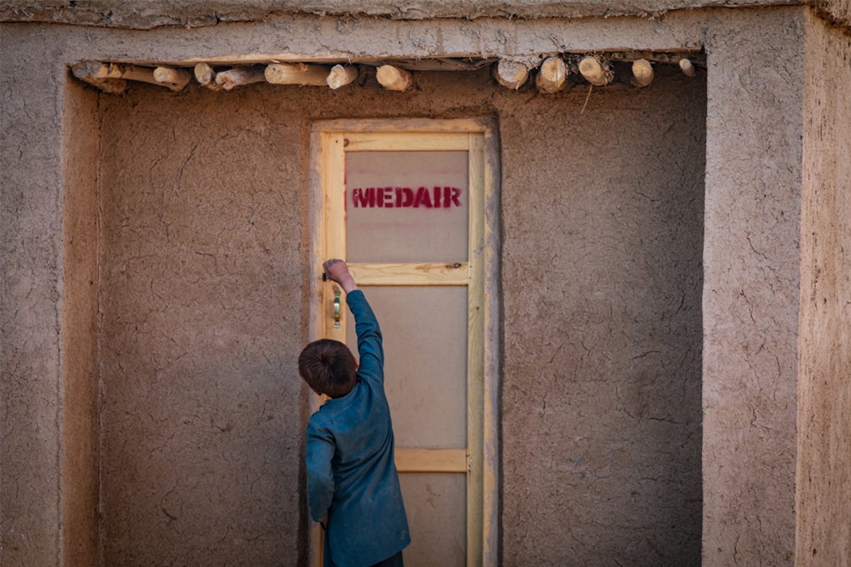 Slideshow-Medair-Afghan-food-crisis-01.jpg